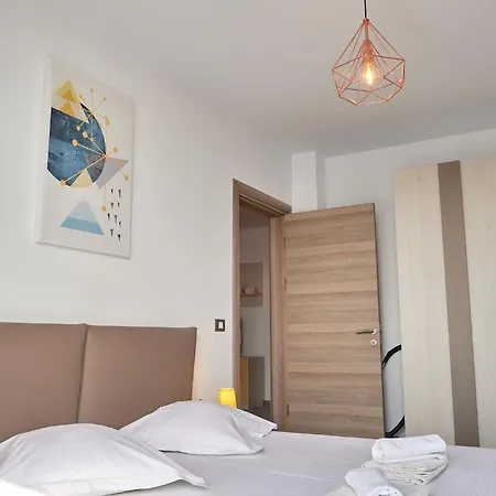 By Alz Apartment Navodari