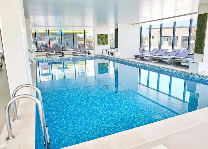 Apartment By Alz Navodari